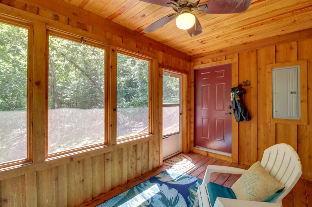 Romantic Mountain View Cabin Rental Near Downtown! Exterior photo