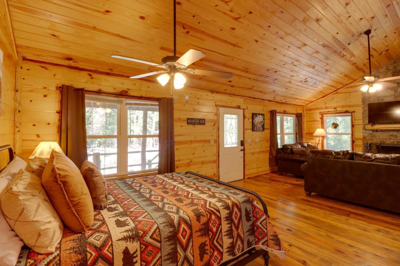 Romantic Mountain View Cabin Rental Near Downtown! Exterior photo