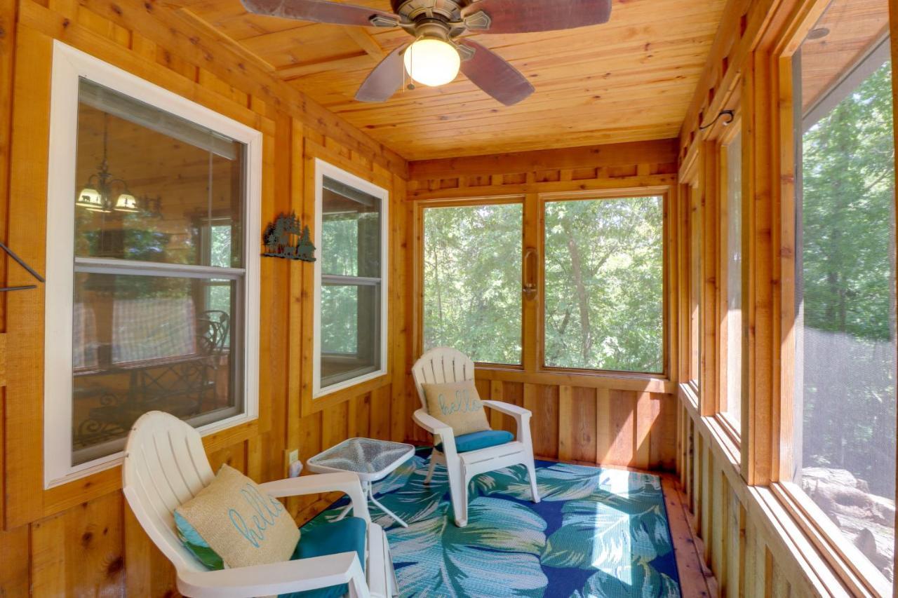 Romantic Mountain View Cabin Rental Near Downtown! Exterior photo