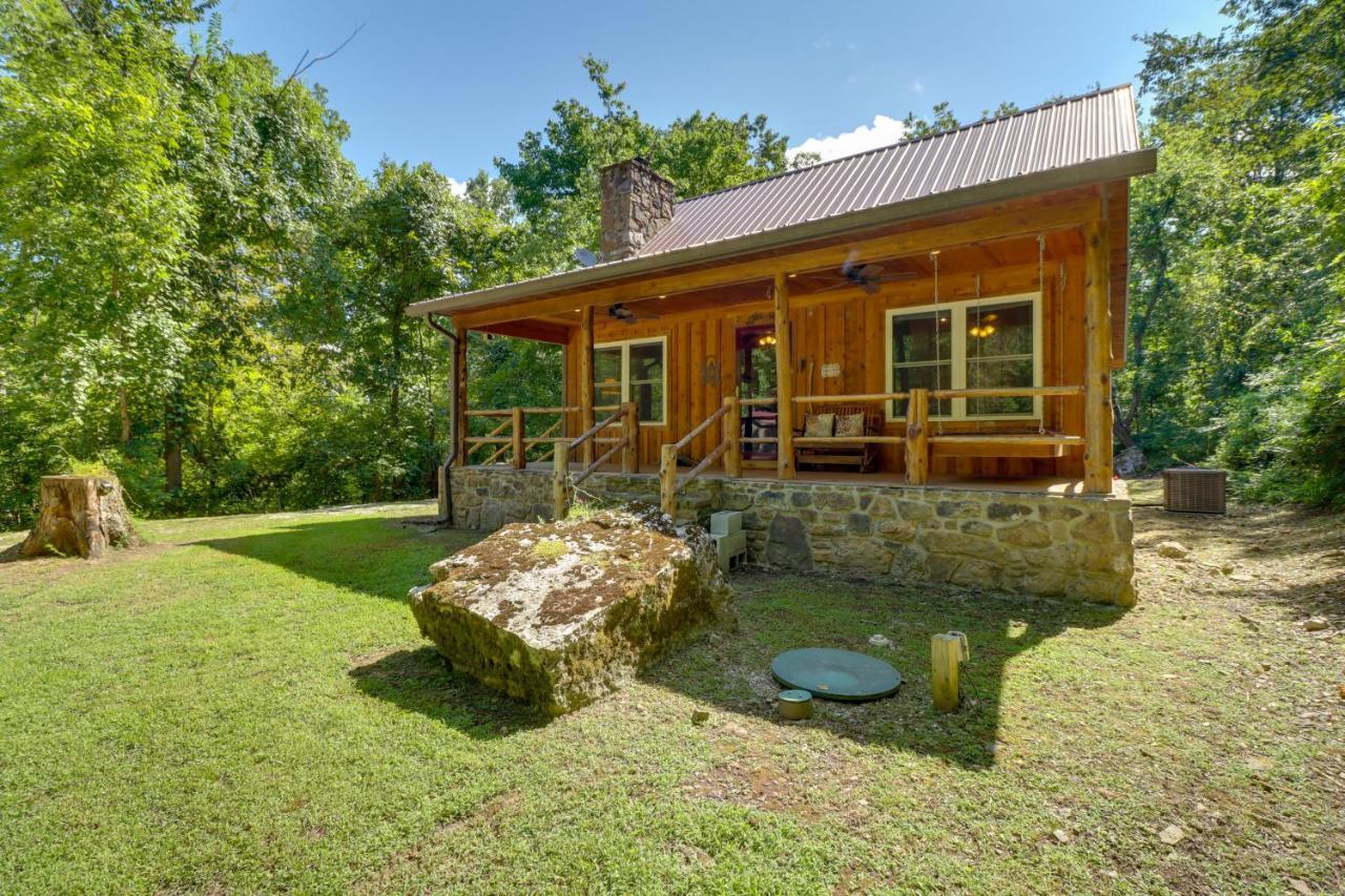 Romantic Mountain View Cabin Rental Near Downtown! Exterior photo